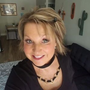 Meet your Posher, Pam